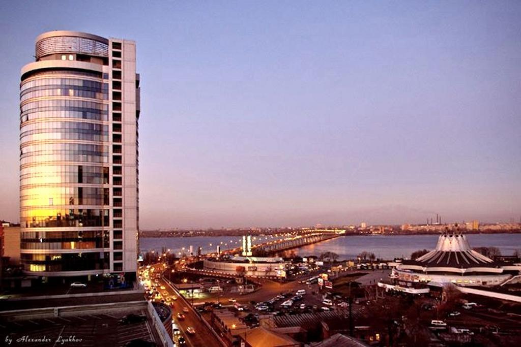 Staybridge Mini-Hotel In Most City Panoramic River View Dnipro Bagian luar foto
