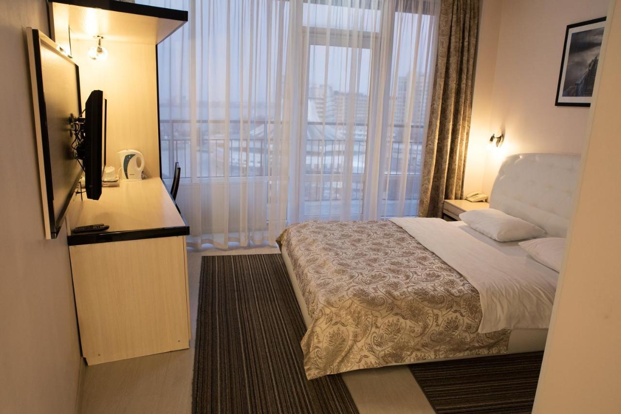 Staybridge Mini-Hotel In Most City Panoramic River View Dnipro Bagian luar foto