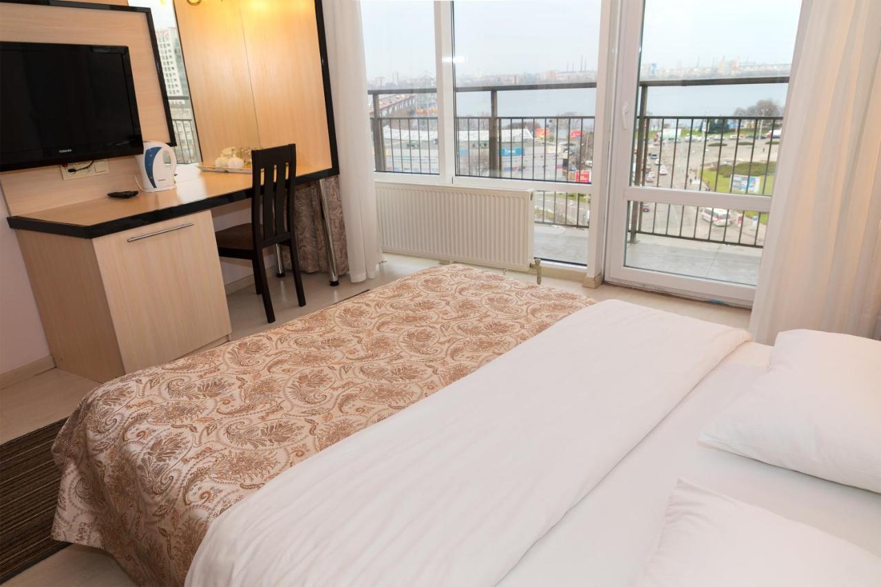 Staybridge Mini-Hotel In Most City Panoramic River View Dnipro Bagian luar foto