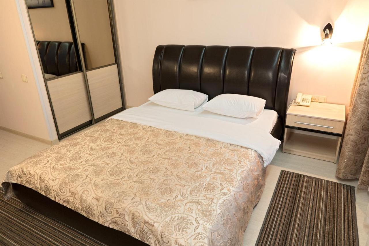 Staybridge Mini-Hotel In Most City Panoramic River View Dnipro Bagian luar foto